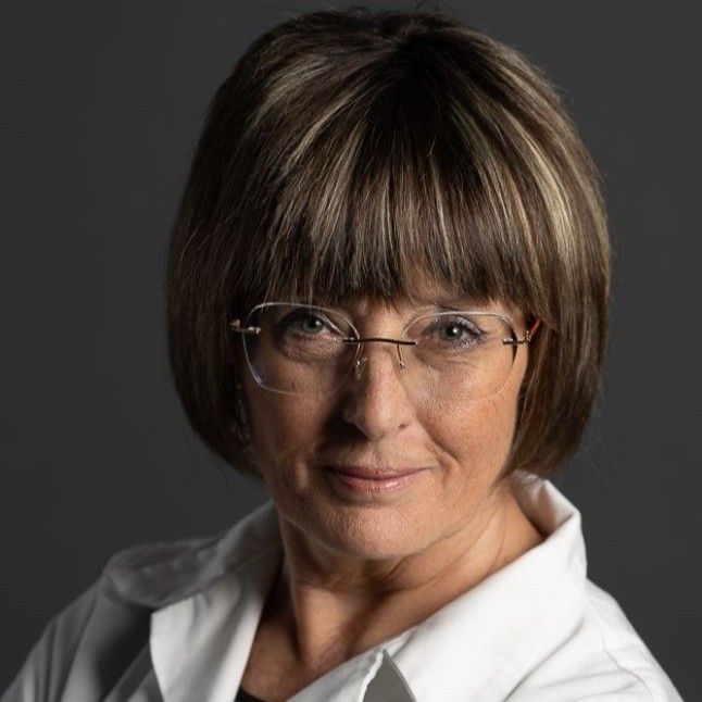 Prof. Dr. Kamondi Anita